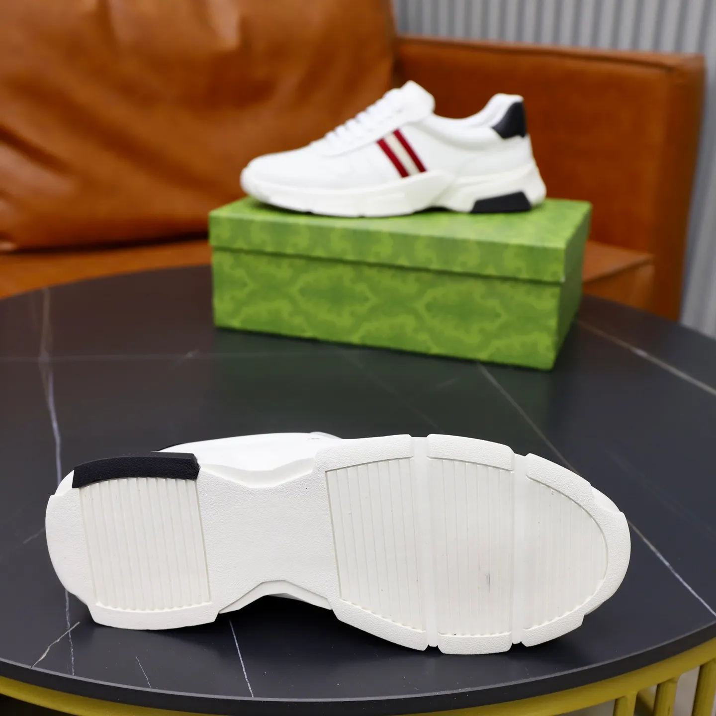 Ex-factory price: 540💰💰🙅‍♂️🙅‍♂️🙅‍♂️ Brand: GUCCI Standard code: 38-44 (45 customized) Grade: Same as the official website Material: Cowhide stitching Comfortable and breathable sheepskin lining Lightweight and wear-resistant sports outsole Style category: Men's fashionable casual shoes Running sports shoes Distinguished luxury brand elements Top luxury color: actual picture color
